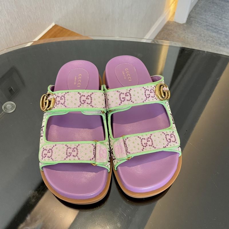 G*u*i sandals